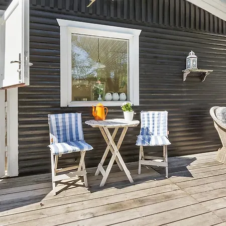 Two-bedroom Holiday In * Hals
