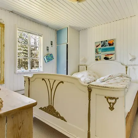 Two-bedroom Holiday In * Hals
